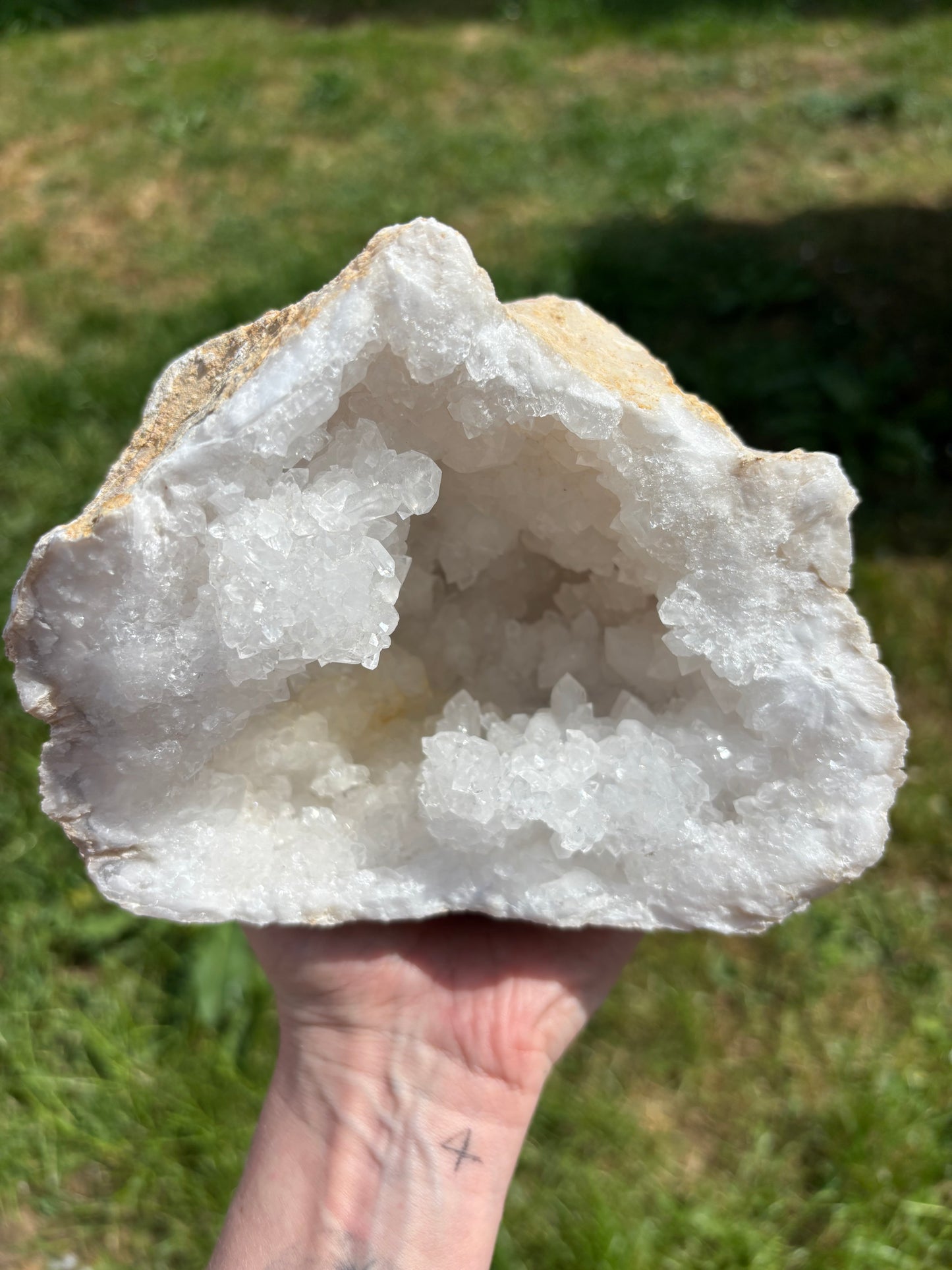 Quartz geode pair