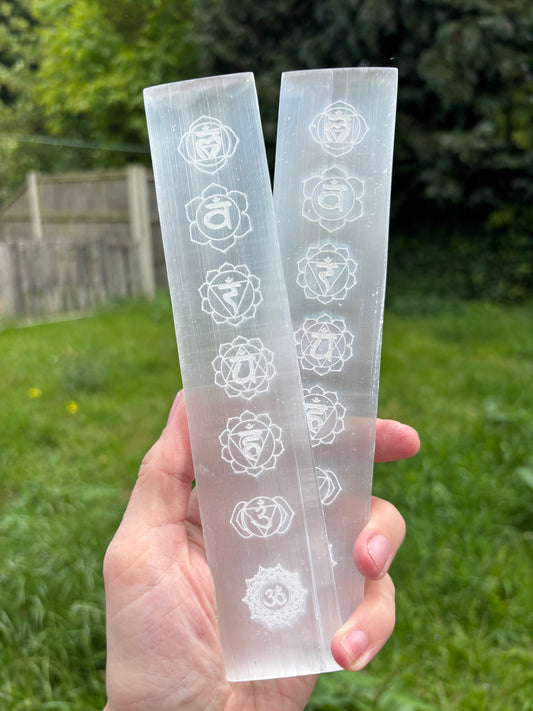 Selenite/satin spar charging plate
