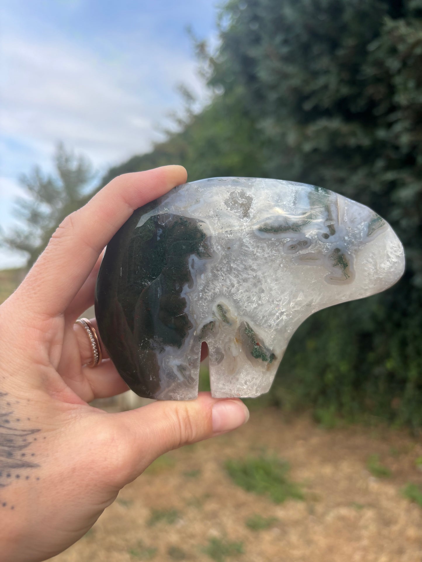 Moss agate Zuni bear